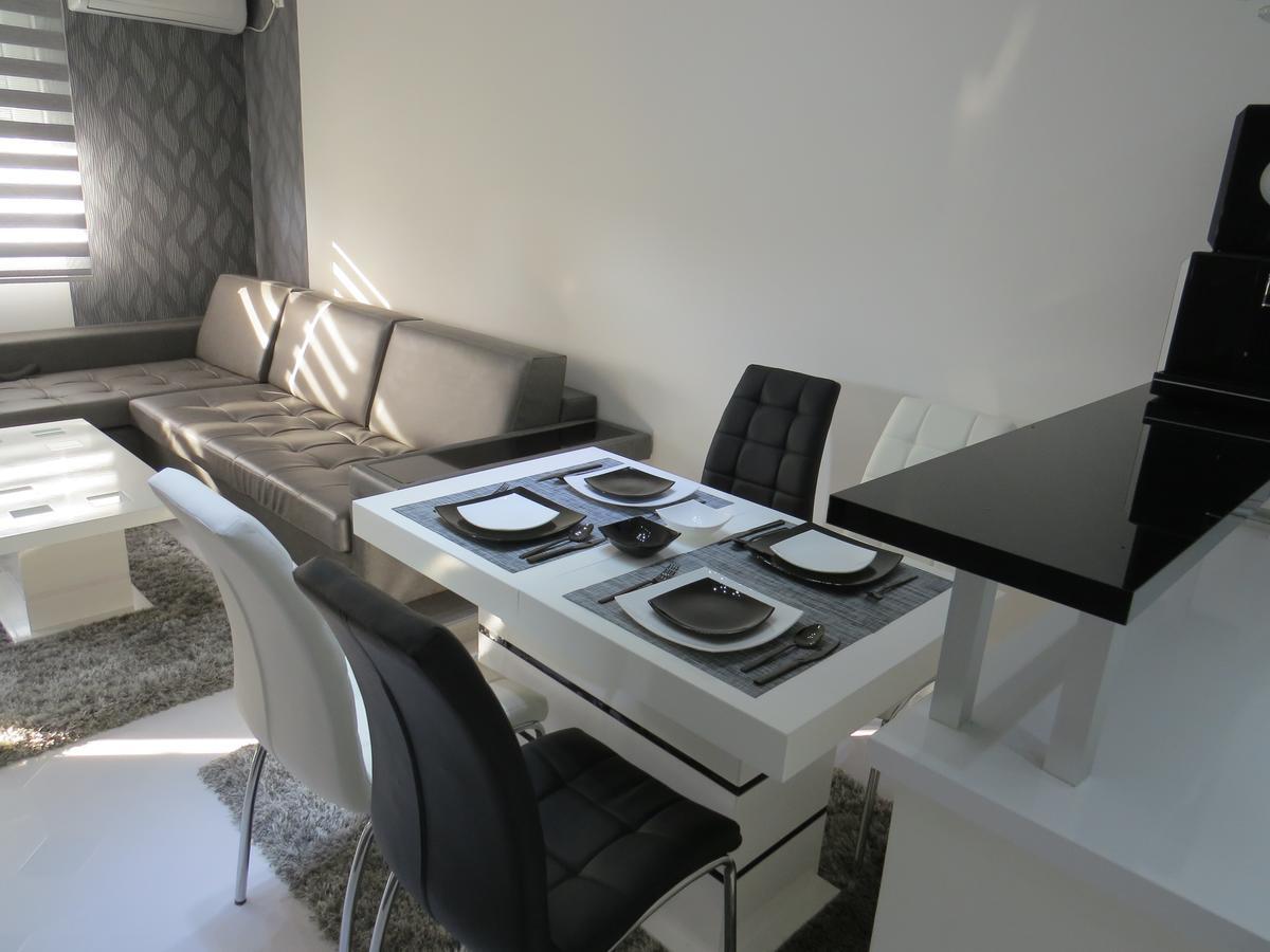 Grey Apartment Ni Exteriör bild