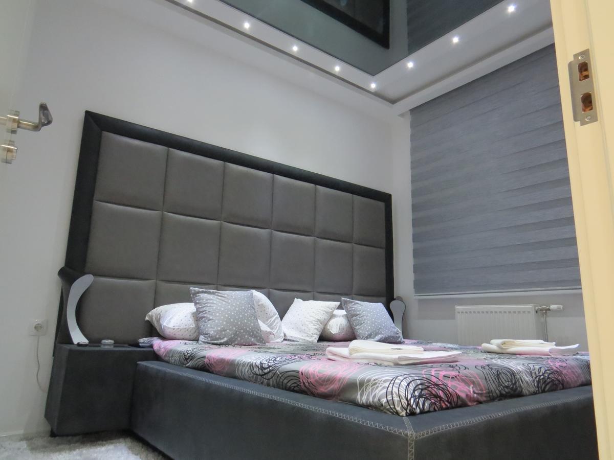 Grey Apartment Ni Exteriör bild