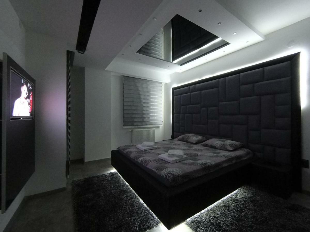 Grey Apartment Ni Exteriör bild