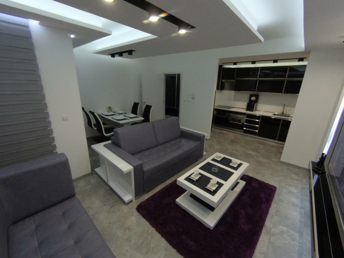 Grey Apartment Ni Exteriör bild
